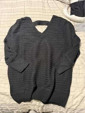 Black Ribbed V-Neck Women's Sweater with Back Cutout